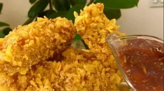 You can fry the strips in a pan, the main thing is that there is enough oil. Fry for 10-12 minutes until golden brown, then put on paper ...