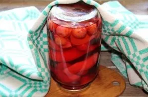 Pour the boiling syrup over the pears and cherries and immediately close the lid. Turn the jar of cherry and pear compote upside down and...