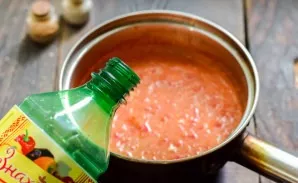 Then add 9% table vinegar. Turn off the fire.