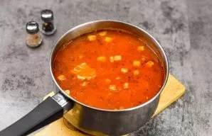Cook the soup for another 5 minutes, add salt and pepper to taste.