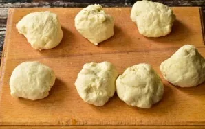 Divide the dough into equal pieces.