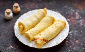 Roll the pancakes into rolls and serve.