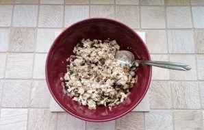 The filling for the pancake bags is ready.