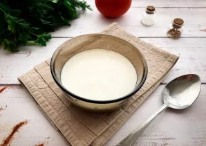 Sour cream sauce is prepared as in the nursery. Enjoy your meal!