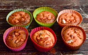 Put the pastries in the oven, heated to 190 degrees, for 25-30 minutes.