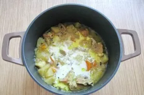 Then pour in the cream.