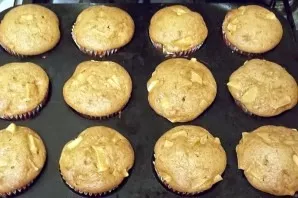 Bake in a preheated oven at 180 degrees for 25 minutes until browned.