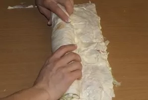 Gently roll into a dense roll.
