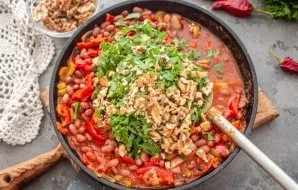 Salt and pepper the prepared treasure to taste, add nuts and herbs, stir and remove from the stove. Cover with a lid and let stand for 10...