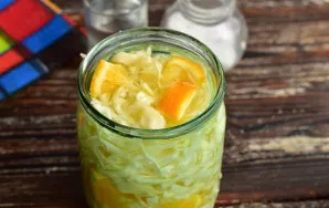 Put the cabbage in the refrigerator for three days.