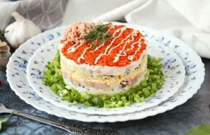 The salad is ready! Enjoy your meal!