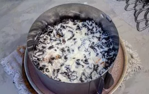 Grease abundantly with mayonnaise.