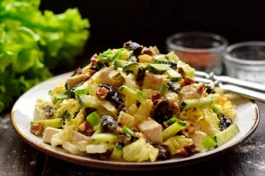 Mix everything thoroughly and serve.