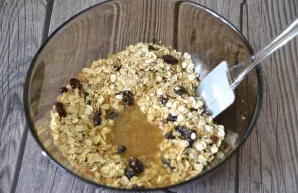 Put the mixture in a baking dish, level and press.