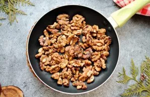 Toast and cool the walnuts, then chop.