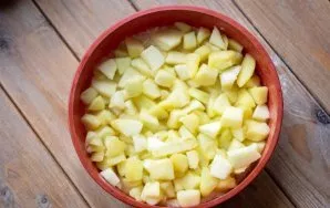 Spread the apple mixture from the pot in an even layer on top.