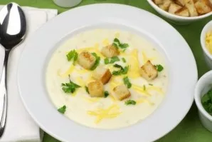 Mix everything thoroughly, add salt and pepper to taste. Warm up, but do not boil the soup. Remove from heat, sprinkle with grated cheese...