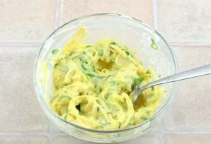 Mix everything thoroughly until smooth.