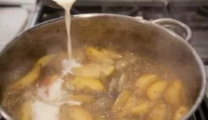 Add cream to the pan, salt to taste and turn off the fire.