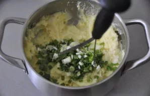 Add chopped onion letters to the puree.