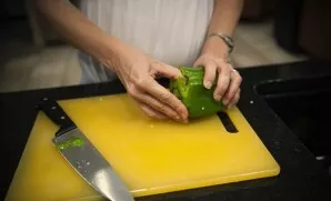 Remove seeds and white veins.