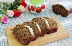 The muffin with walnuts and cinnamon is ready. Remove from the mold, cool slightly, chop and serve.