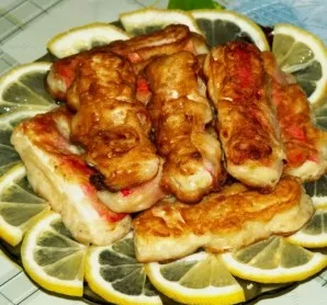 Serving crab sticks is up to your imagination. They can be served hot or cold, with or without sauce. Delicious!