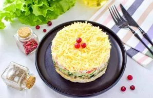 cool the salad slightly in the refrigerator and serve.