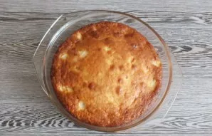 After the specified time, check the baking of the cake with a wooden skewer. It must be dry.