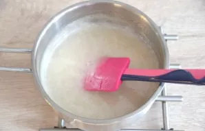 Boil the syrup for about 5-6 minutes from the moment of boiling to 118 degrees. If there is no special thermometer, cook at the thread. R...