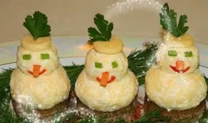 We put cheese hats on the heads of snowmen, which we decorate with parsley. Delicious!
