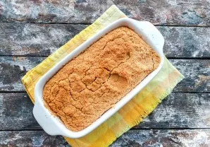 Cottage cheese casserole with cookies ready.