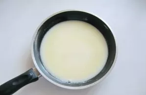 Gradually pour in the milk and add butter and flour. Pour a glass of broth from meatballs, salt to taste and, stirring constantly, bring ...