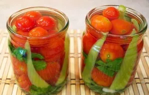 Pour boiling water into jars and leave for 15 minutes, do not close. In the meantime, we will make a pickle. Put water in a saucepan, add...