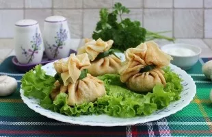 Pancake bags with chicken, mushrooms and cheese