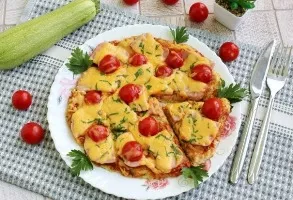 Diet zucchini pizza