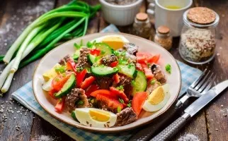Dietary salad with tuna
