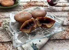 Cupcakes with jam
