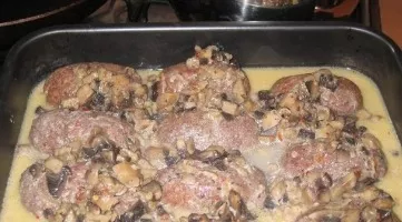 Cutlets with mushroom sauce