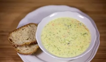 Creamy cheddar soup with broccoli