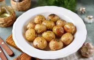 Small potatoes baked in the oven