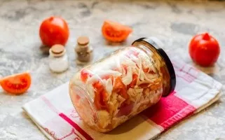 Simple cabbage salad for the winter