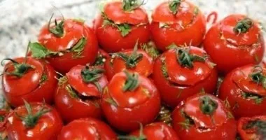 Tomatoes stuffed with herbs and garlic