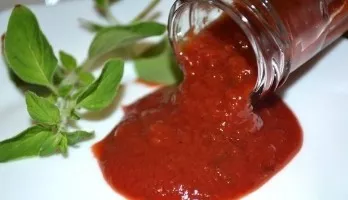 Tomato sauce from tomato paste