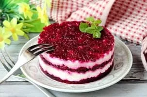 Salad Red velvet beets with cottage