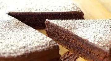 Chocolate cake with frosting