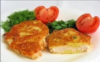 Chicken fillet in cheese dough